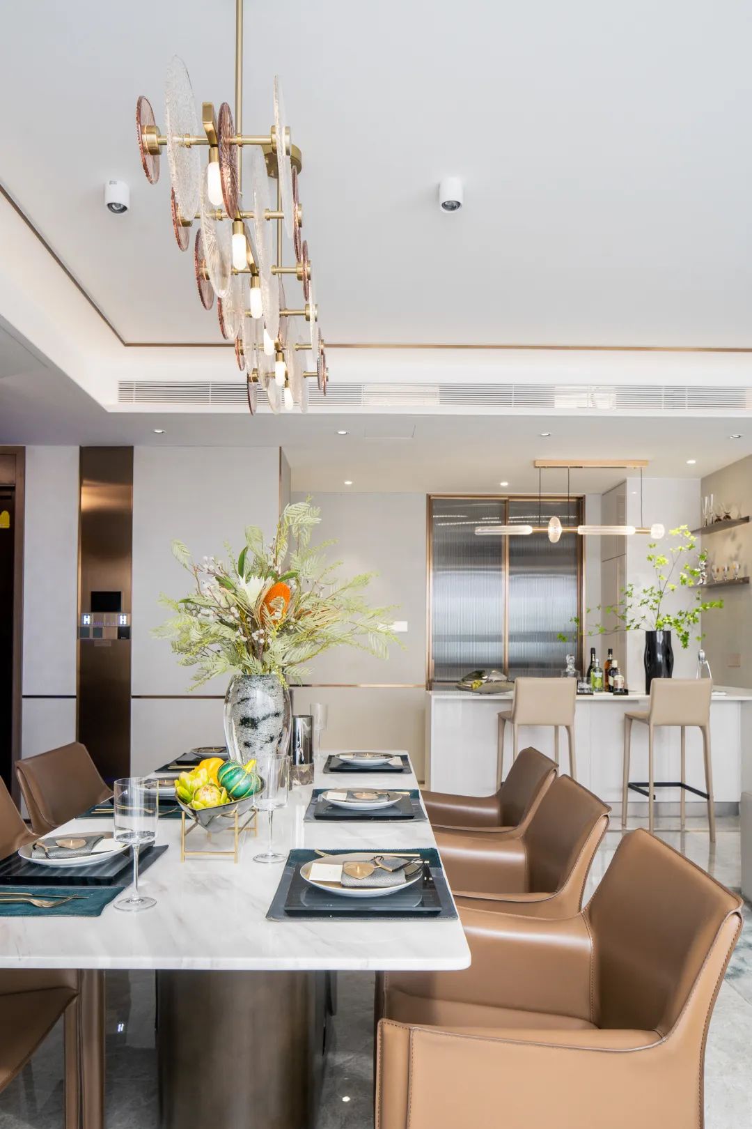 現(xiàn)代輕奢風格室內(nèi)設計家裝案例-餐廳