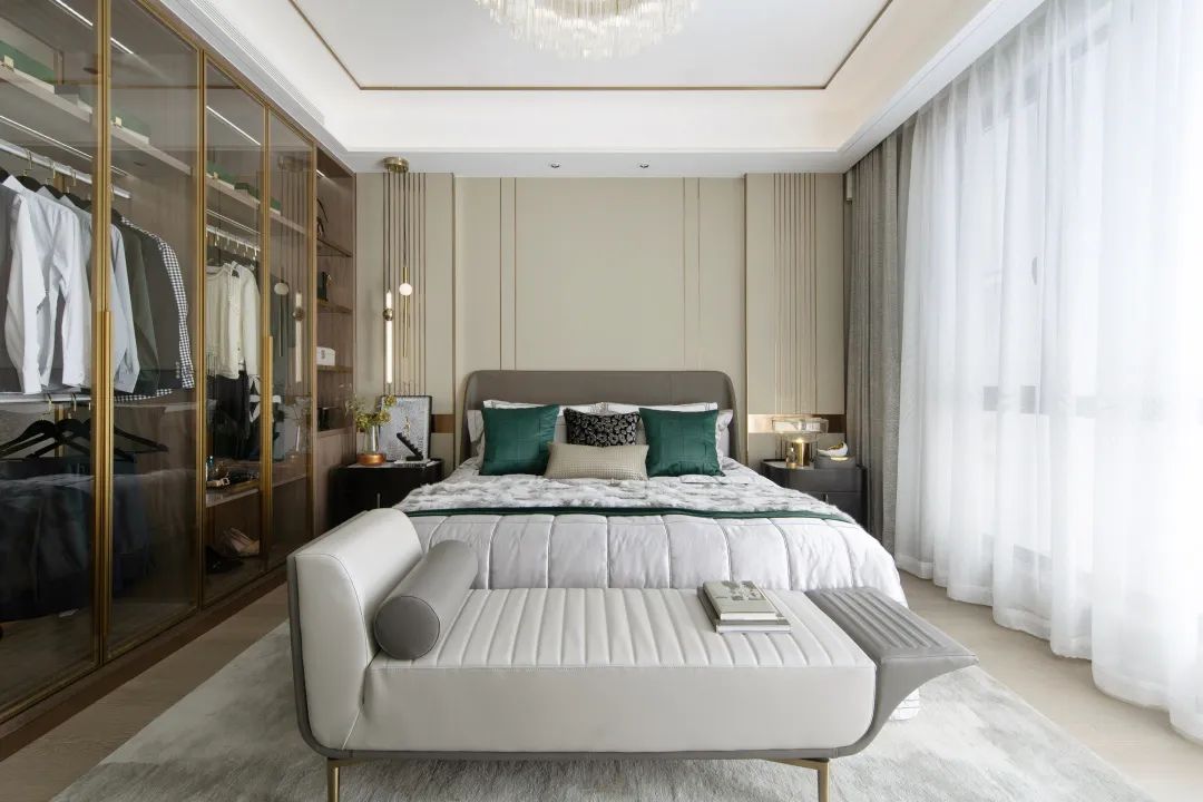 現(xiàn)代輕奢風格室內(nèi)設計家裝案例-主臥室