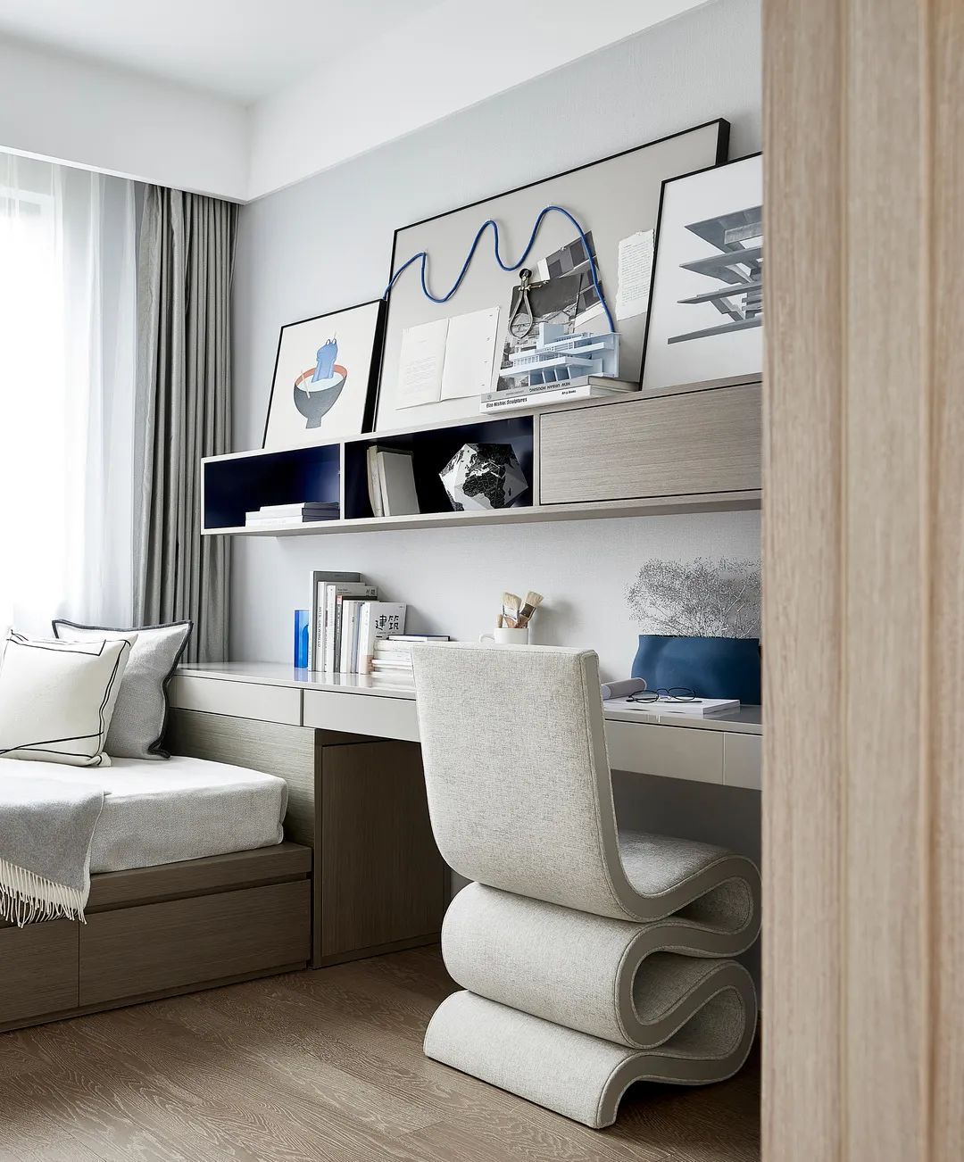 現(xiàn)代簡約風格室內(nèi)設(shè)計家裝案例-書房