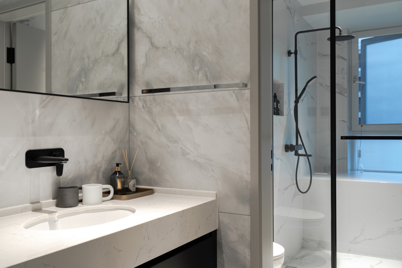 現(xiàn)代風格家裝設計室內裝修效果圖-衛(wèi)生間