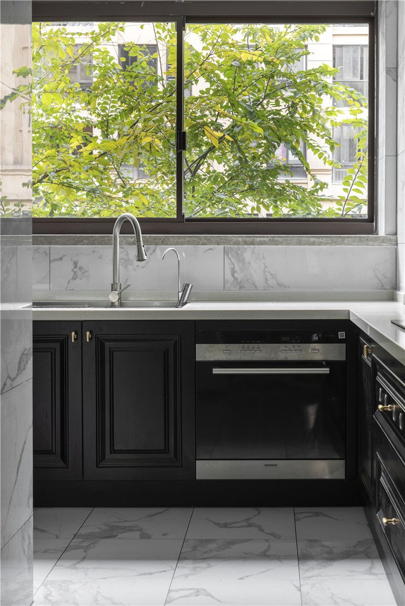 現(xiàn)代美式風格家裝設(shè)計室內(nèi)裝修效果圖-廚房