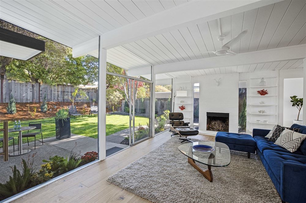 廣州市保利花城紀(jì)現(xiàn)代風(fēng)格別墅裝修案例