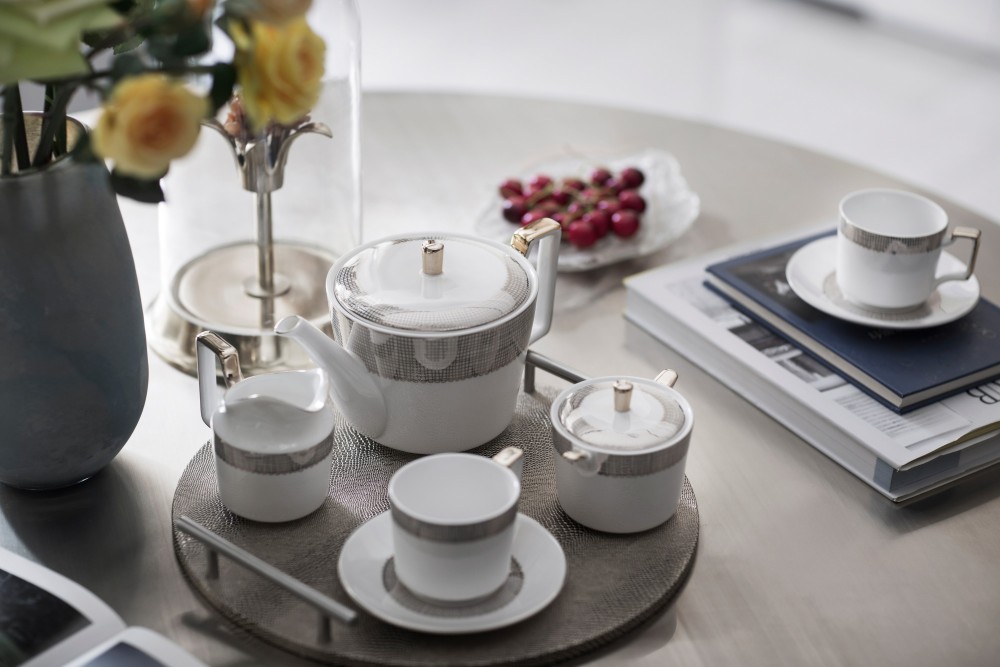 現(xiàn)代輕奢風格室內設計家裝案例-餐廳餐桌