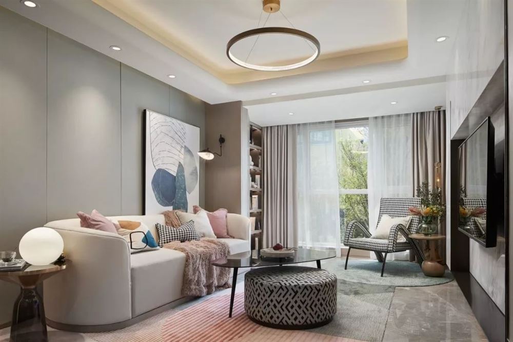 廣州市環(huán)市西路大院輕奢風(fēng)格三居室裝修案例