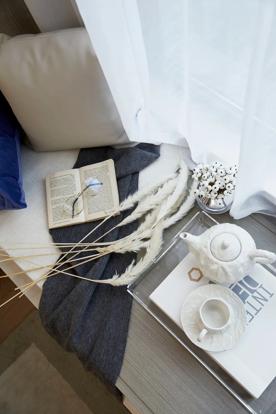 現(xiàn)代簡約風格室內(nèi)設(shè)計家裝案例-擺設(shè)