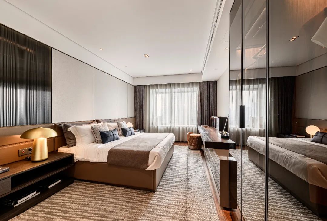 現(xiàn)代簡約風格室內(nèi)設(shè)計家裝案例-主臥